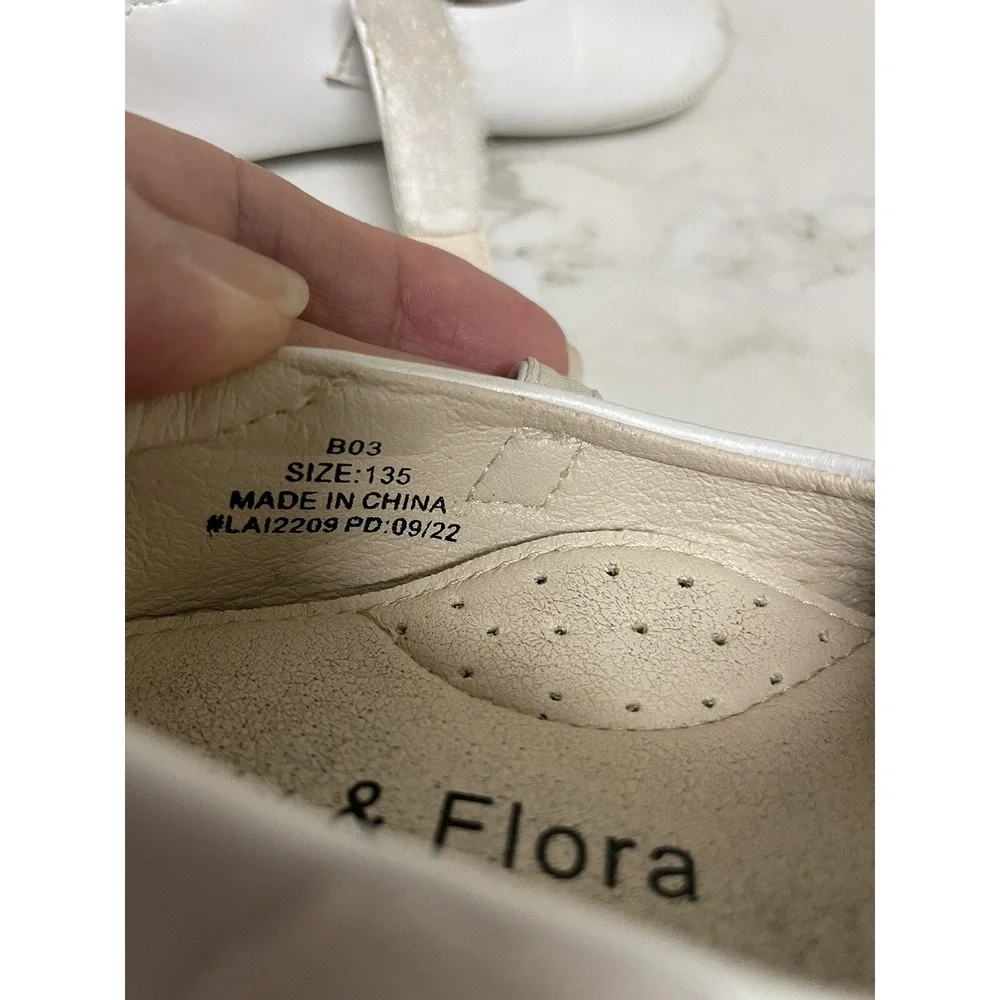 Felix‎ And Flora Size 6  Toddler White Shoes Girls Mary Jane Bows